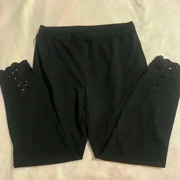 SHEIN Curve 1XL Black leggings with laser cut design at ankles. NWOT. Very cute! - Picture 1 of 6